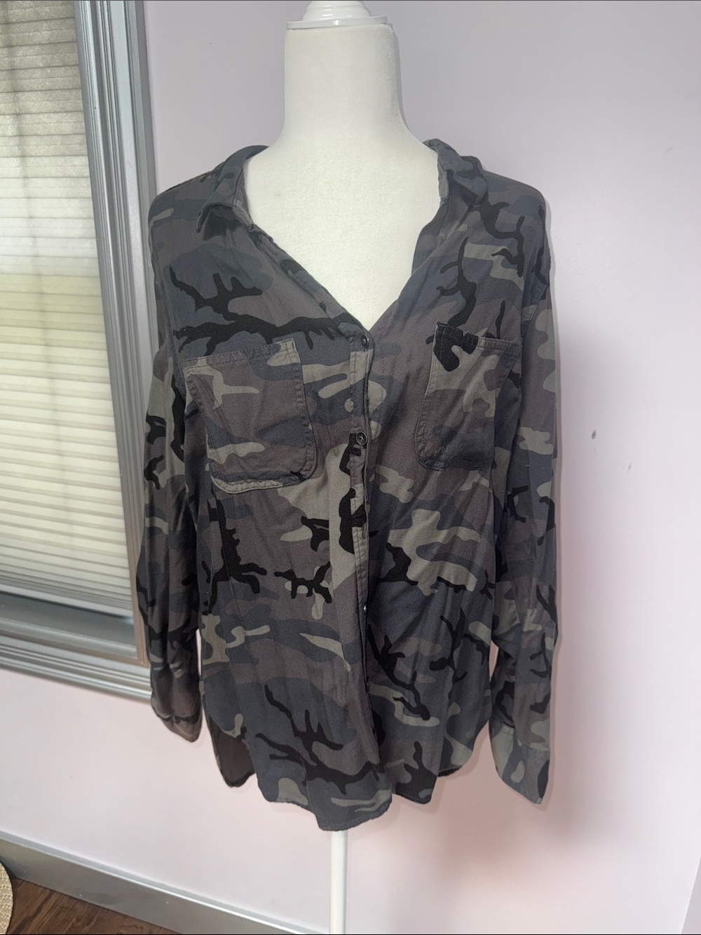 Rock and Republic button down shirt black camouflage large